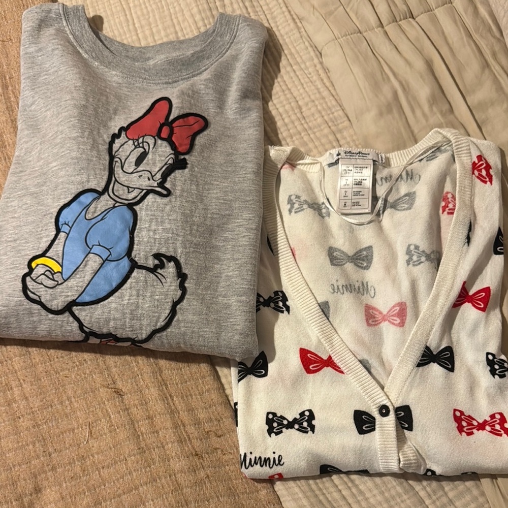 Disney Donald Duck & Minnie Bow Print Cardigan! Size medium DISNEY FANS